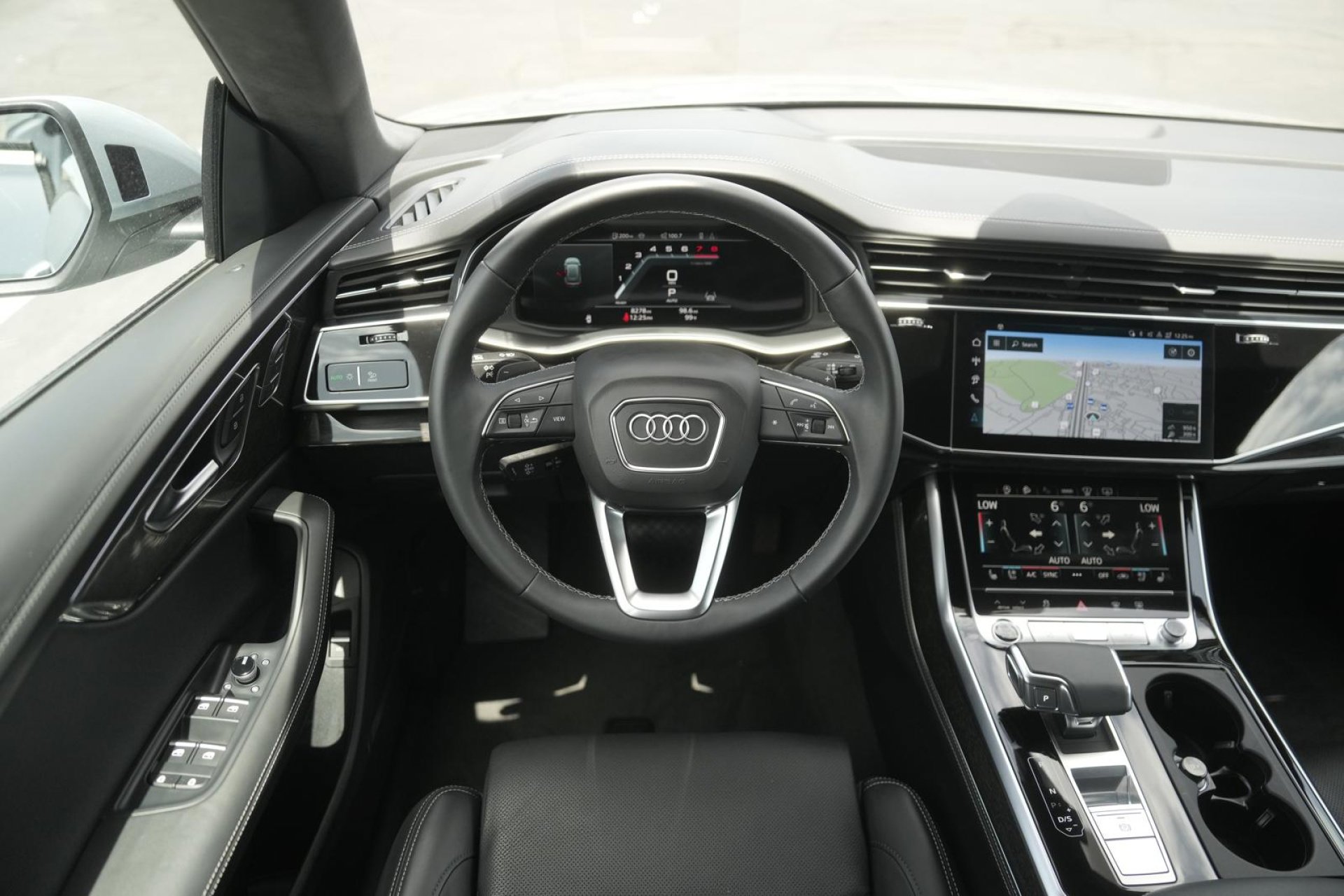 Certified 2025 Audi Q8 Prestige w/ Prestige Package image 25