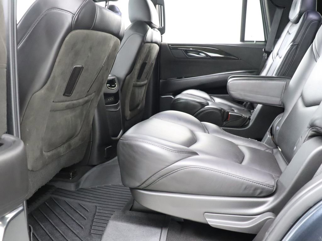 Used 2019 Cadillac Escalade Platinum image 31