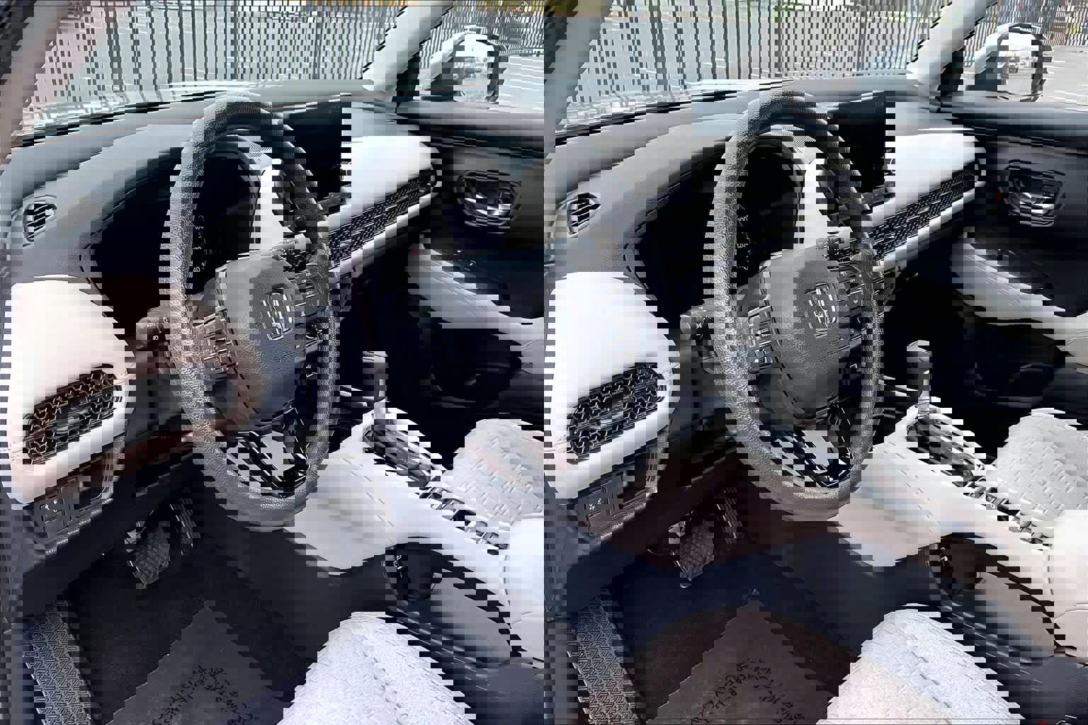 Certified 2025 Honda HR-V LX image 17