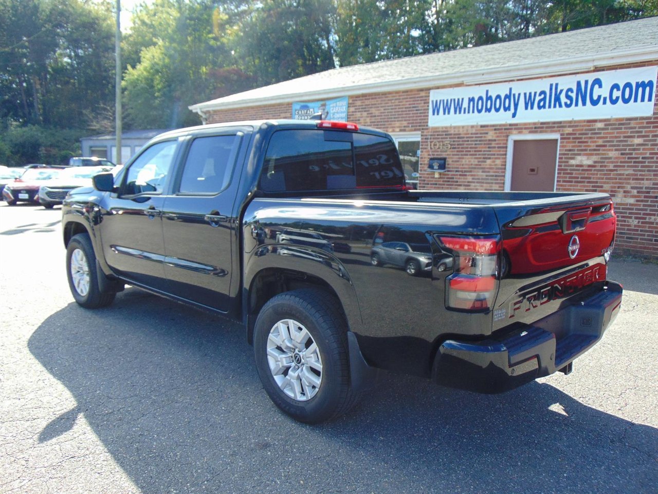 Used 2023 Nissan Frontier SV w/ SV Convenience Package image 7