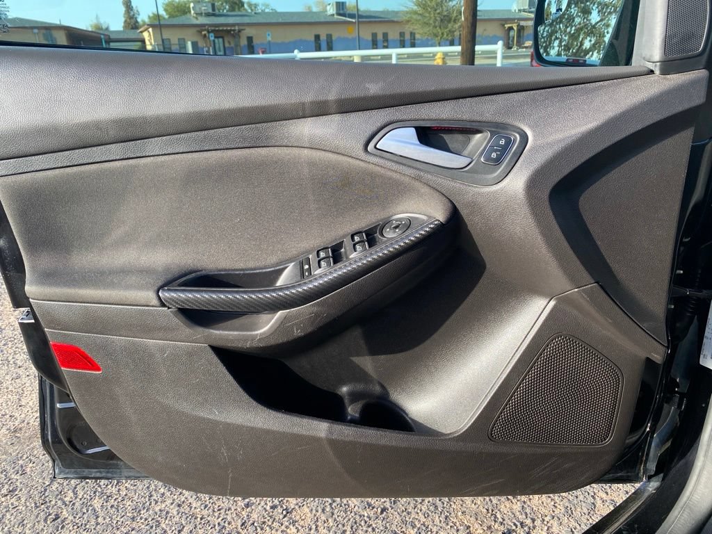 Used 2017 Ford Focus ST FWD image 29