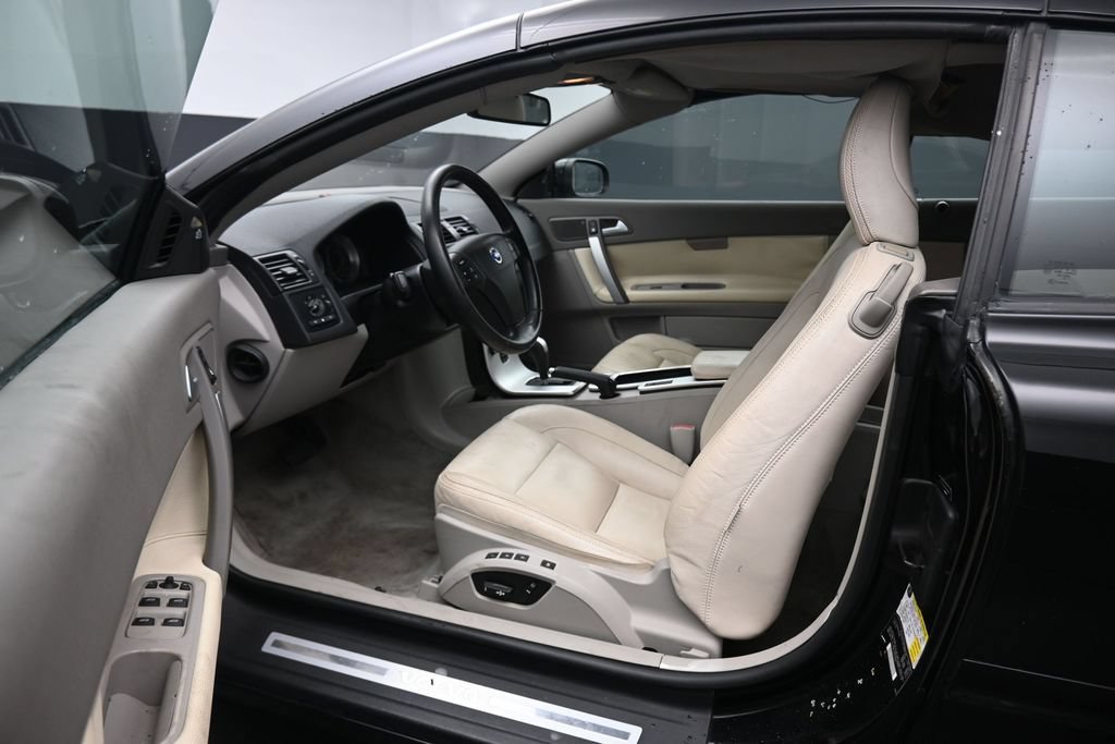 Used 2011 Volvo C70 T5 FWD image 11
