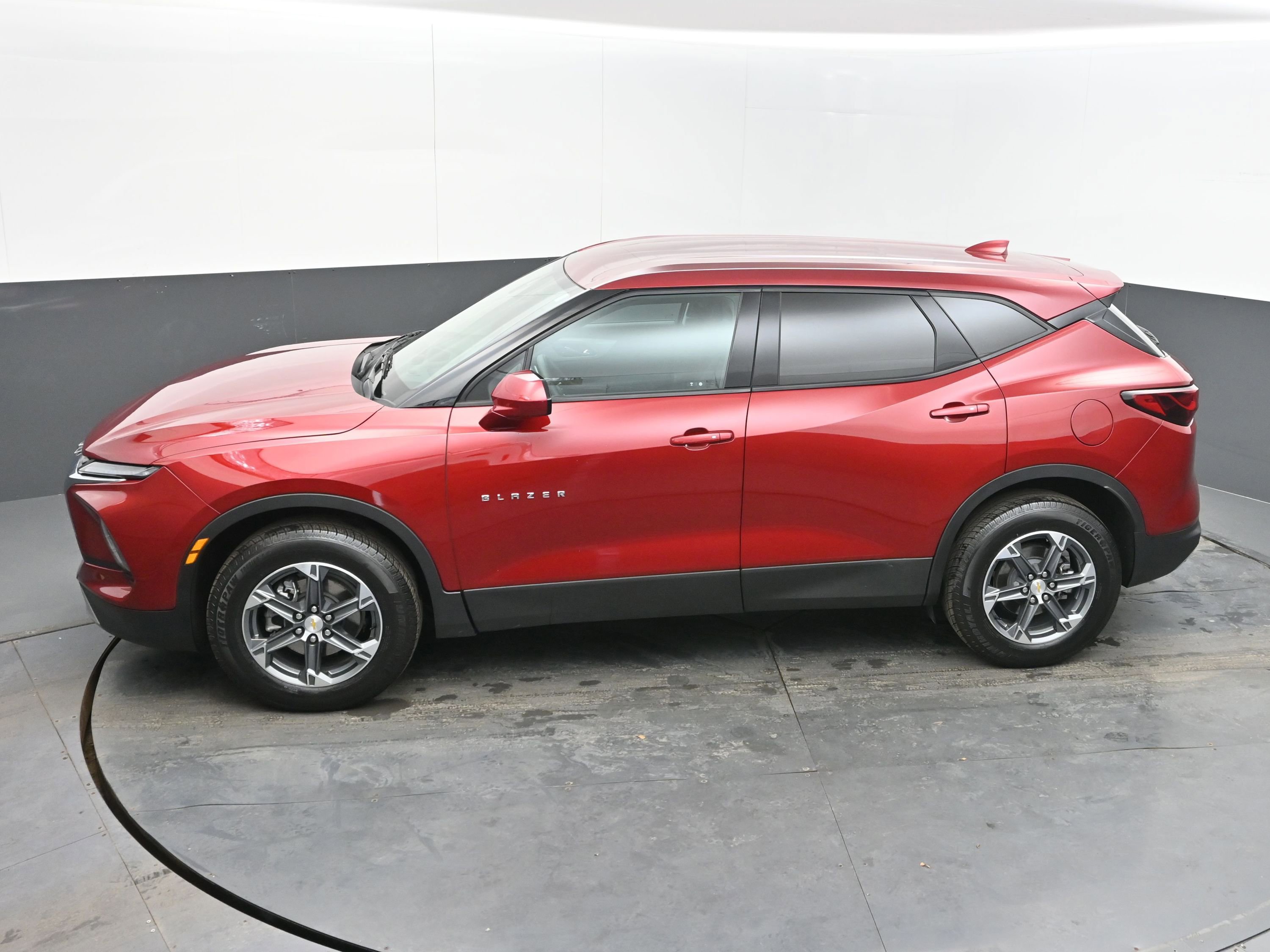 Used 2025 Chevrolet Blazer LT image 35