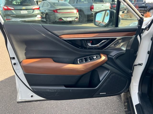 Used 2022 Subaru Outback Touring w/ Popular Package #2 image 8