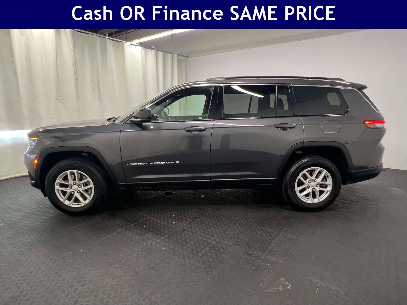 Used 2025 Jeep Grand Cherokee L Laredo w/ Luxury Tech Group I AWD/4WD image 11