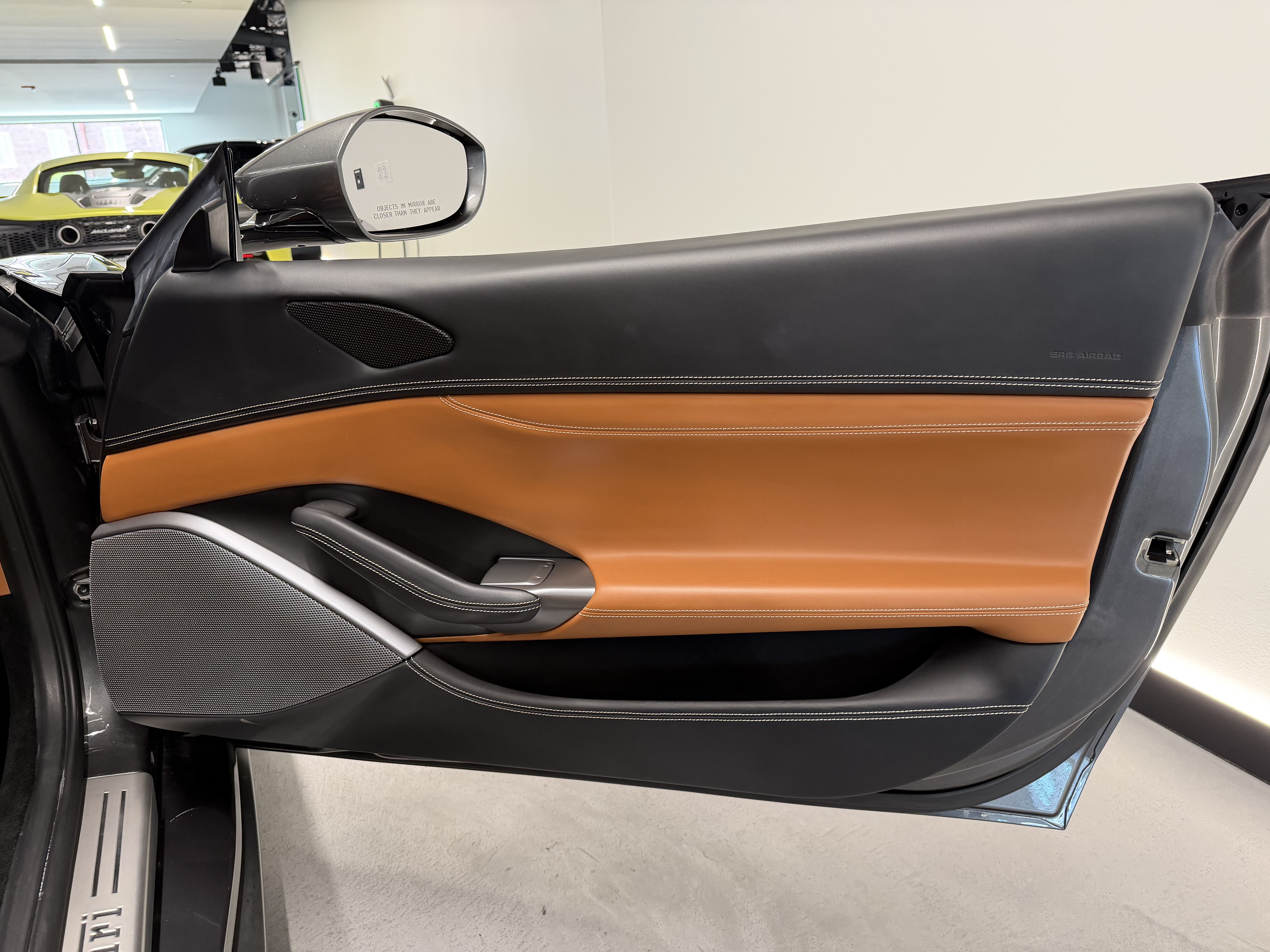 Used 2019 Ferrari Portofino RWD image 20