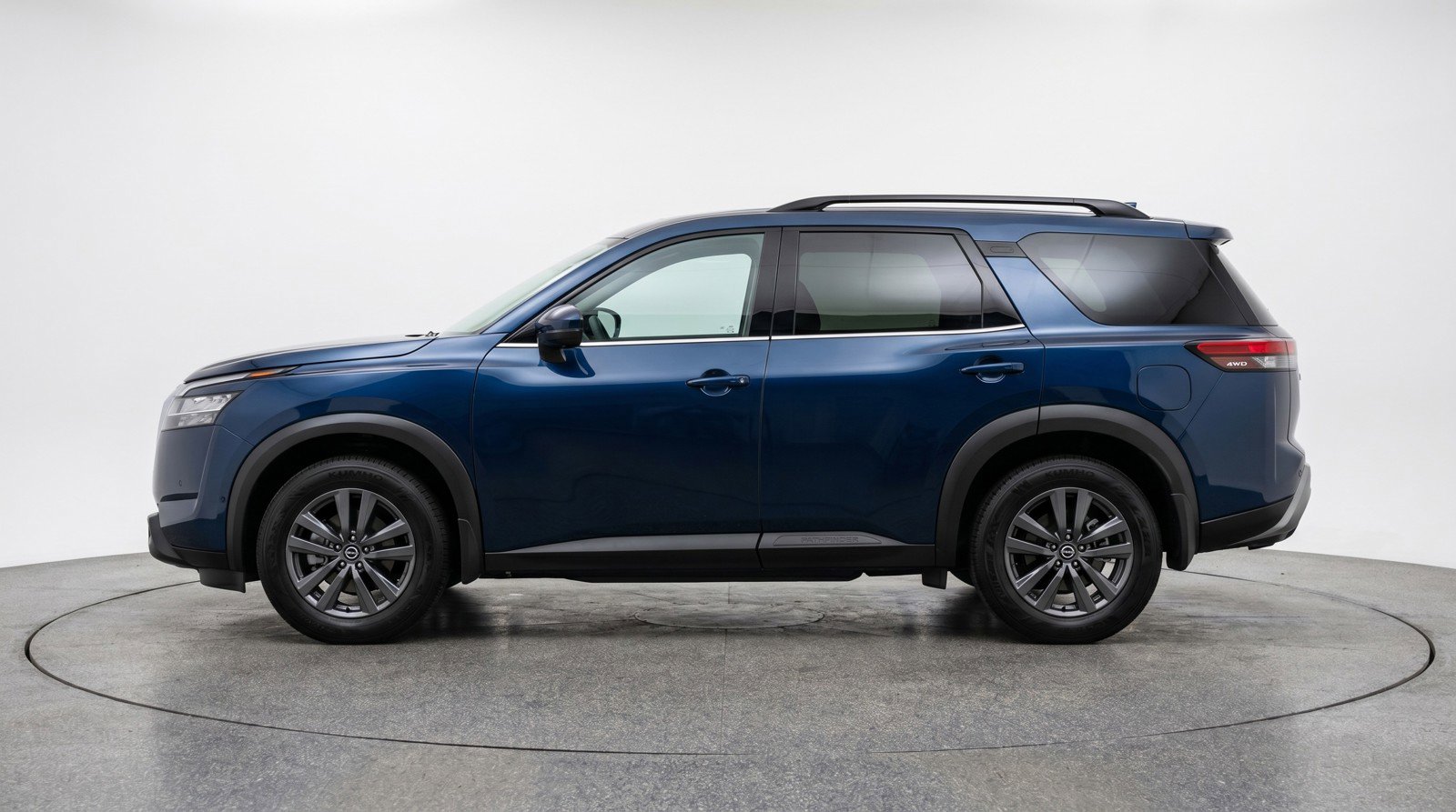 Used 2025 Nissan Pathfinder SV AWD/4WD image 5