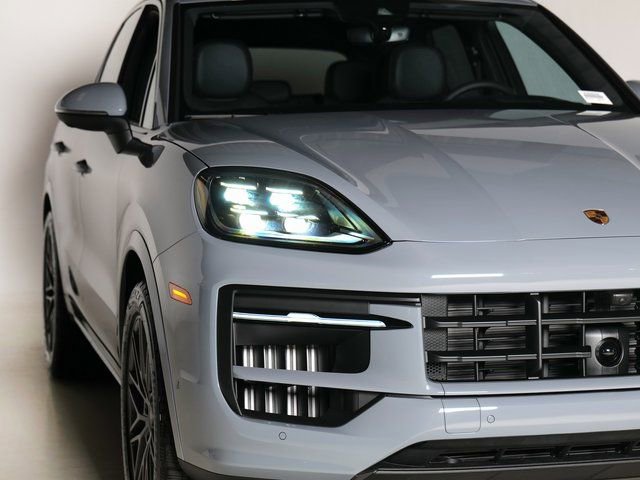 Certified 2026 Porsche Cayenne AWD/4WD image 29