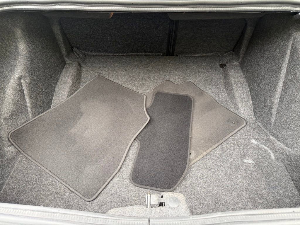 Used 2022 Dodge Challenger R/T w/ Plus Package image 7