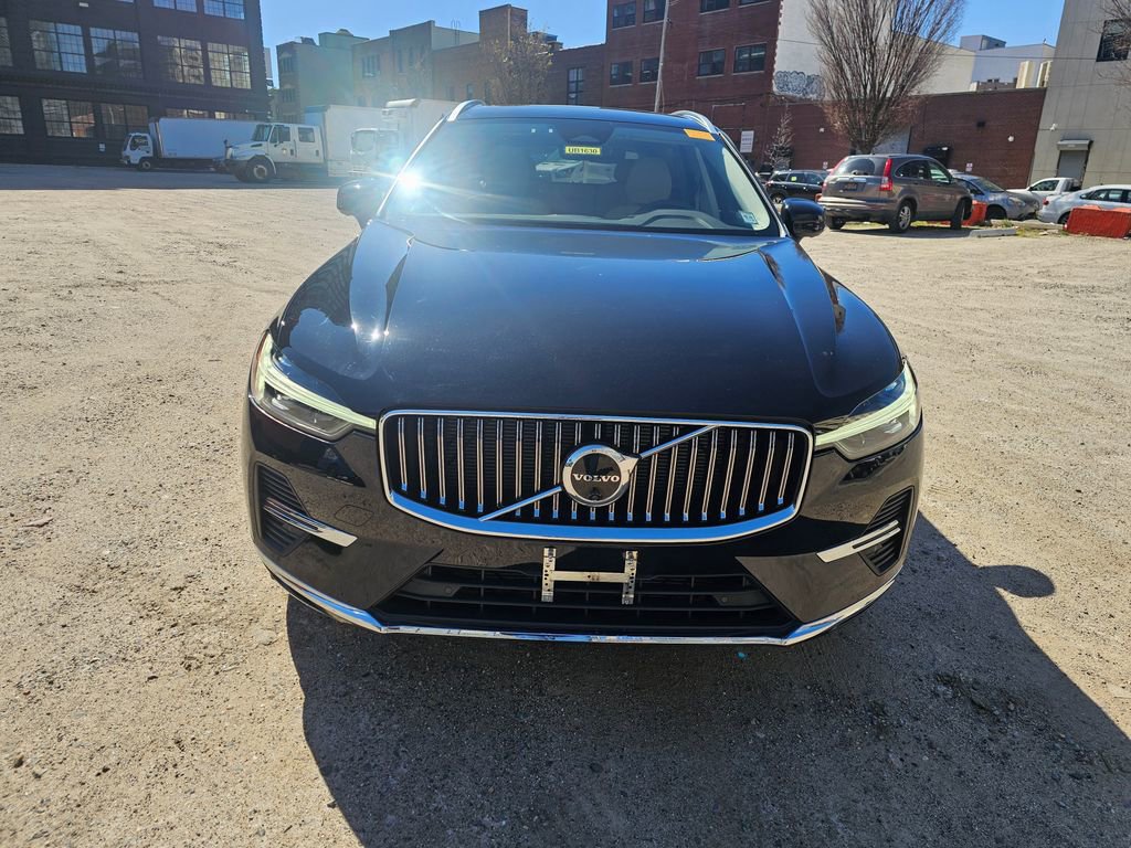 Certified 2023 Volvo XC60 B5 Plus w/ Protection Package Premier AWD/4WD image 6