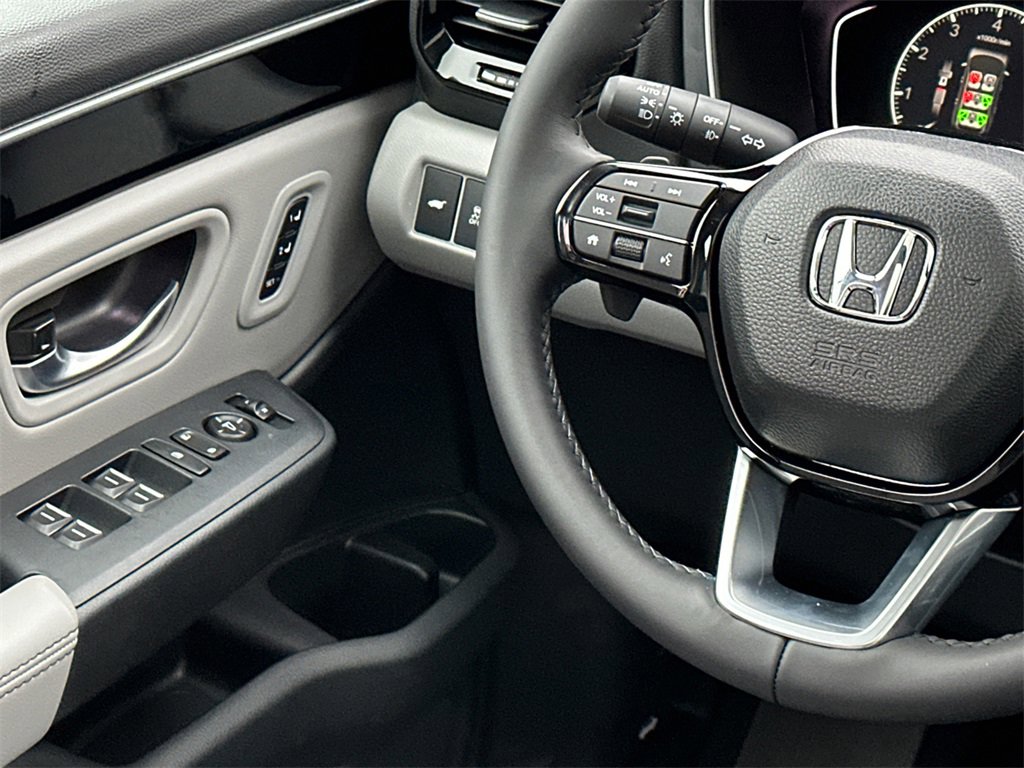 New 2025 Honda Pilot Touring image 22