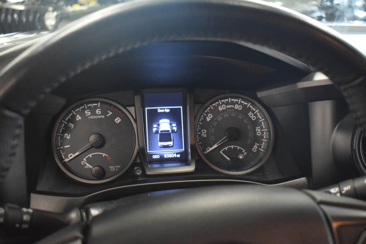 Used 2017 Toyota Tacoma TRD Off-Road image 60