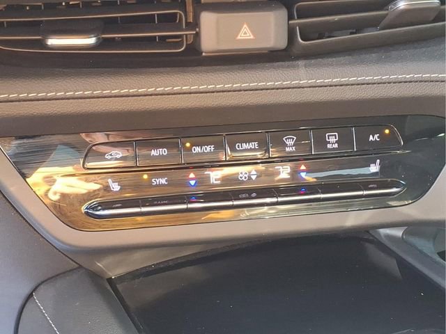 Used 2022 Buick Envision Essence w/ Safety Package FWD image 9
