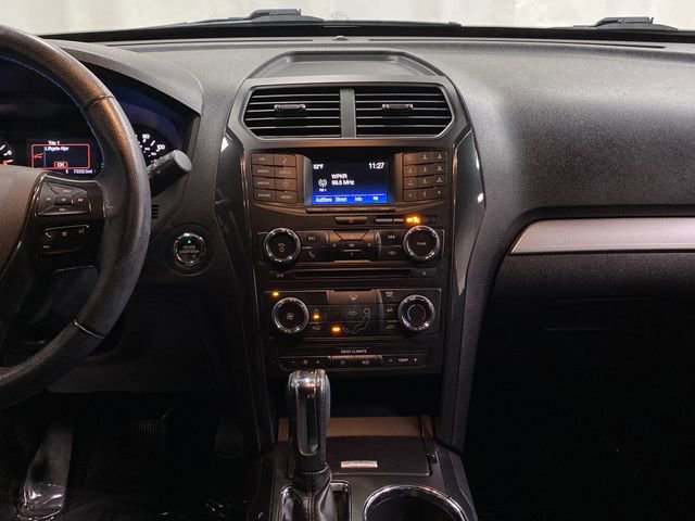 Used 2017 Ford Explorer XLT image 7