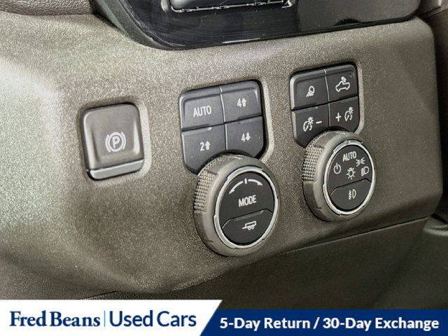 Used 2023 Chevrolet Silverado 1500 High Country w/ High Country Premium Package AWD/4WD image 17
