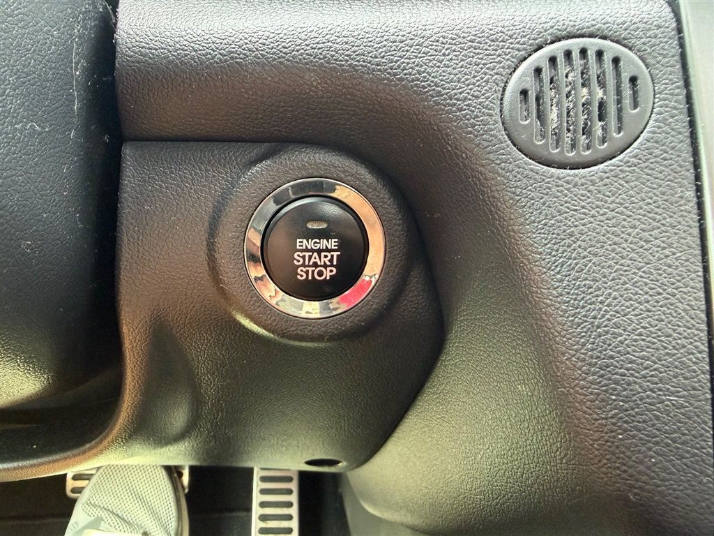 Used 2013 Kia Forte Koup SX w/ Tech Pkg FWD image 22