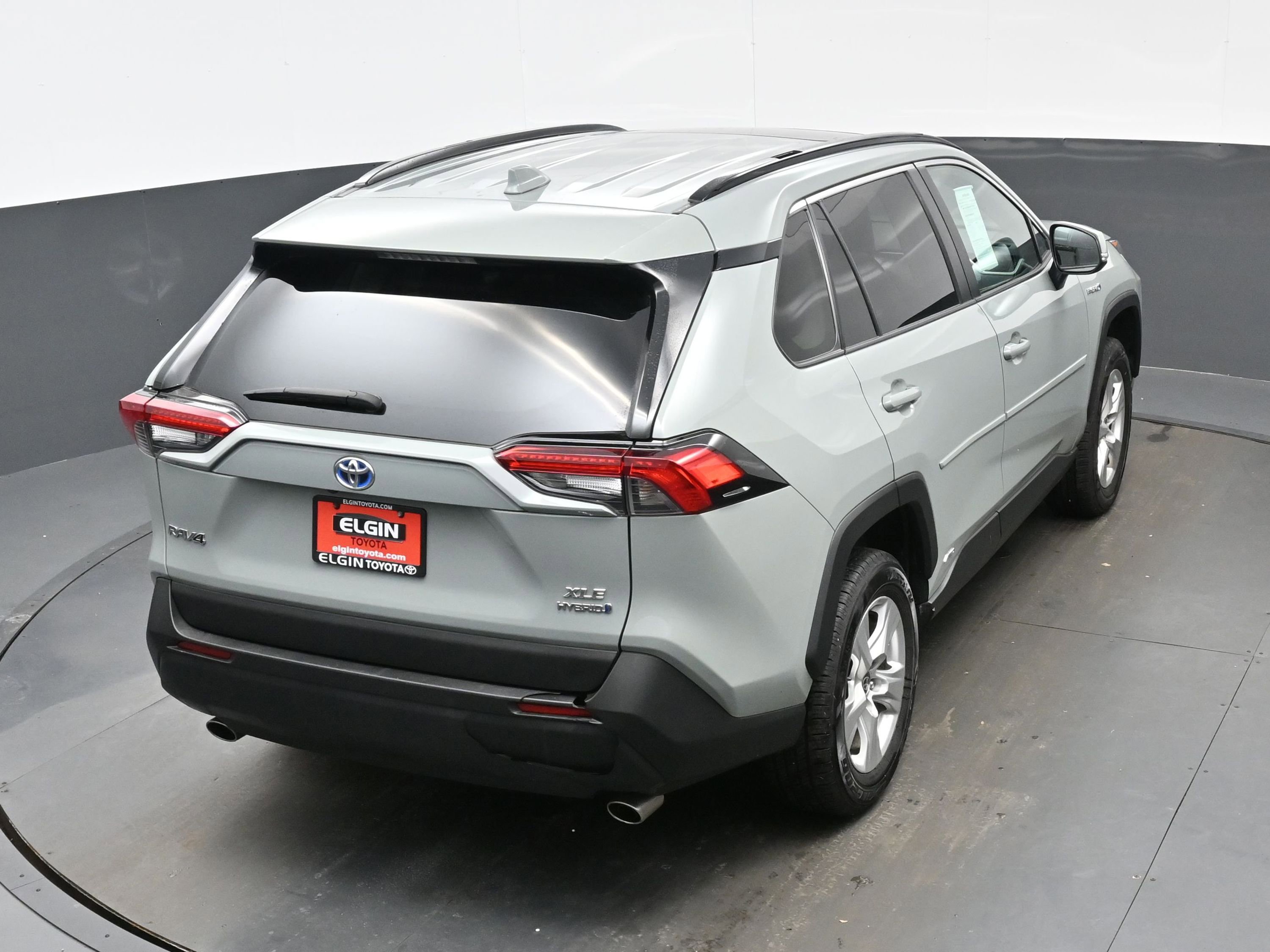 Used 2021 Toyota RAV4 XLE w/ Convenience Package image 40