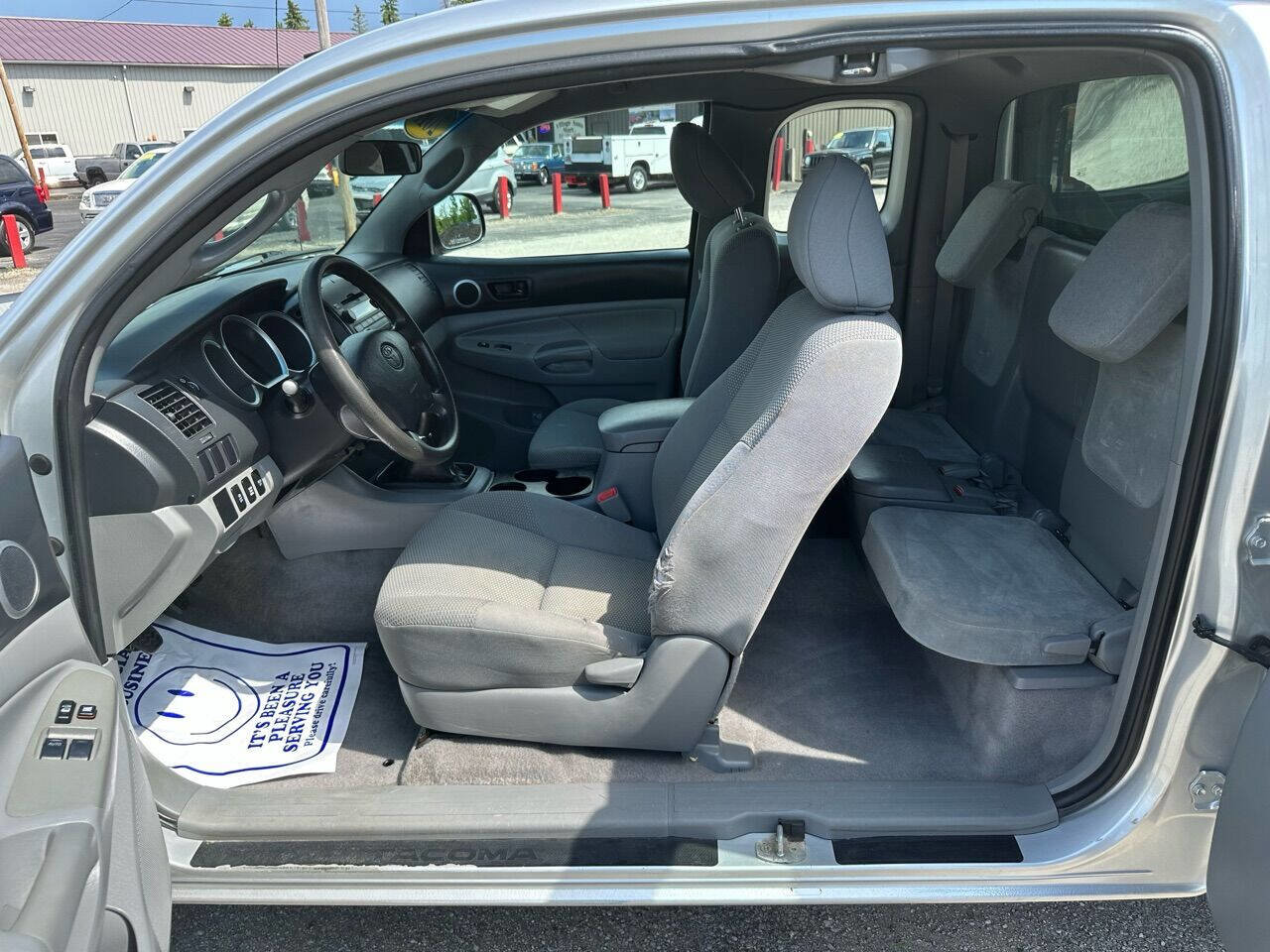 Used 2011 Toyota Tacoma Base 4x4 4dr Access Cab 6.1 ft image 11