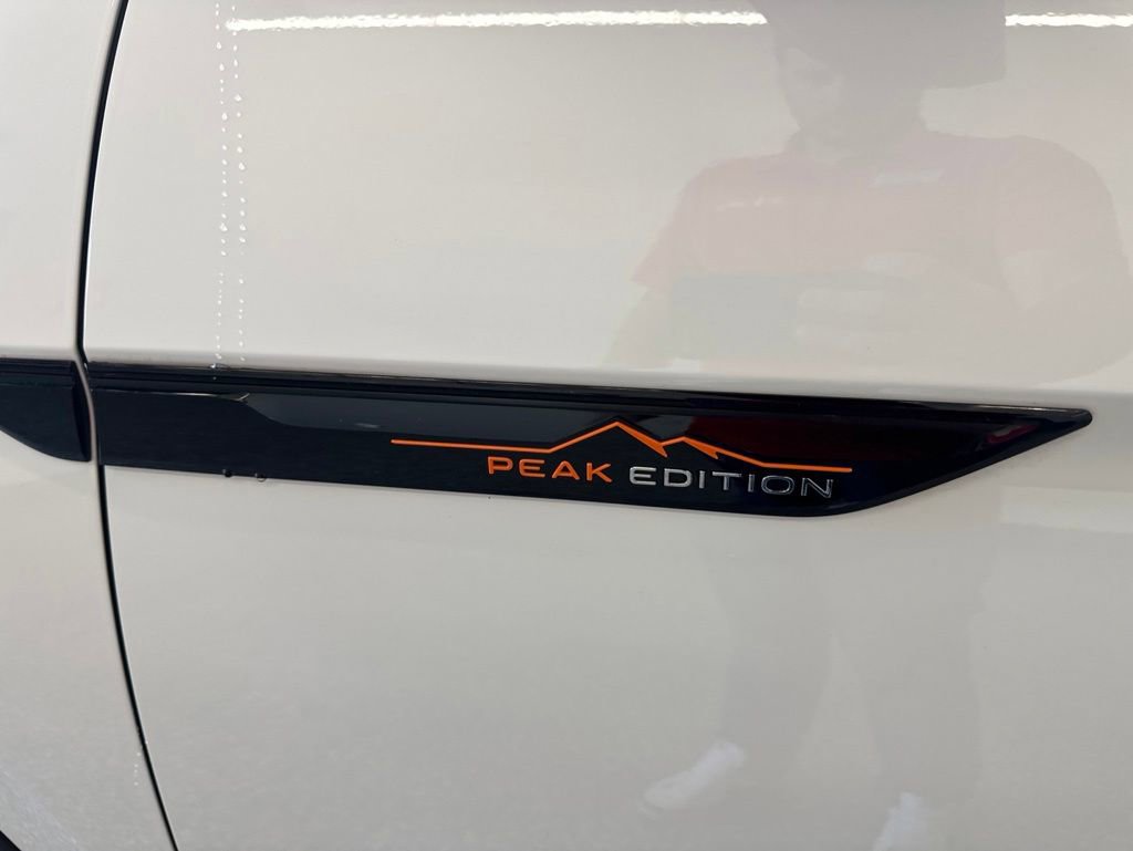 Certified 2025 Volkswagen Atlas Peak Edition SE AWD/4WD image 24