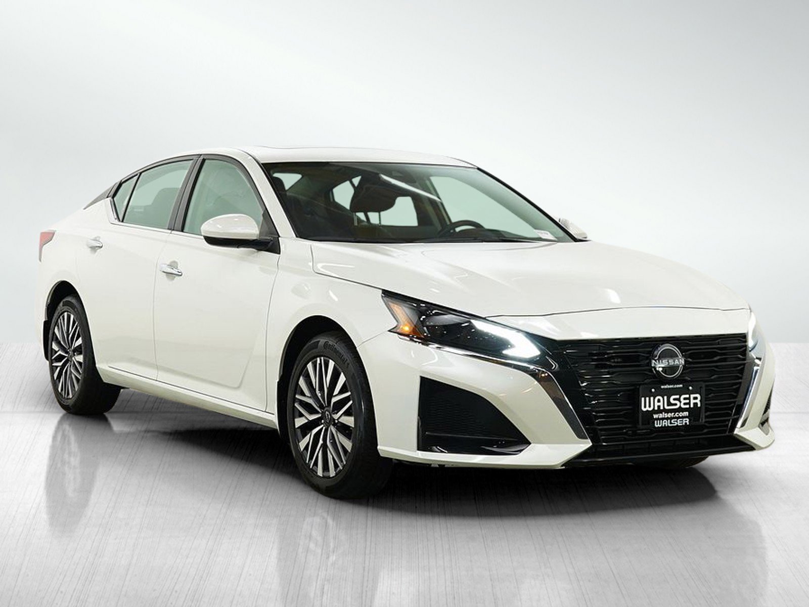 Used 2023 Nissan Altima 2.5 SV w/ SV Premium Package AWD/4WD image 7