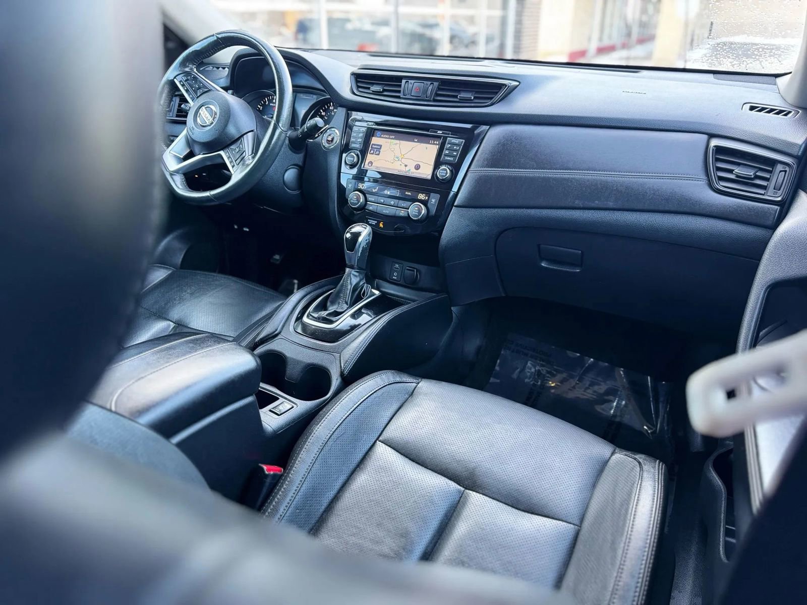 Used 2017 Nissan Rogue SL image 10