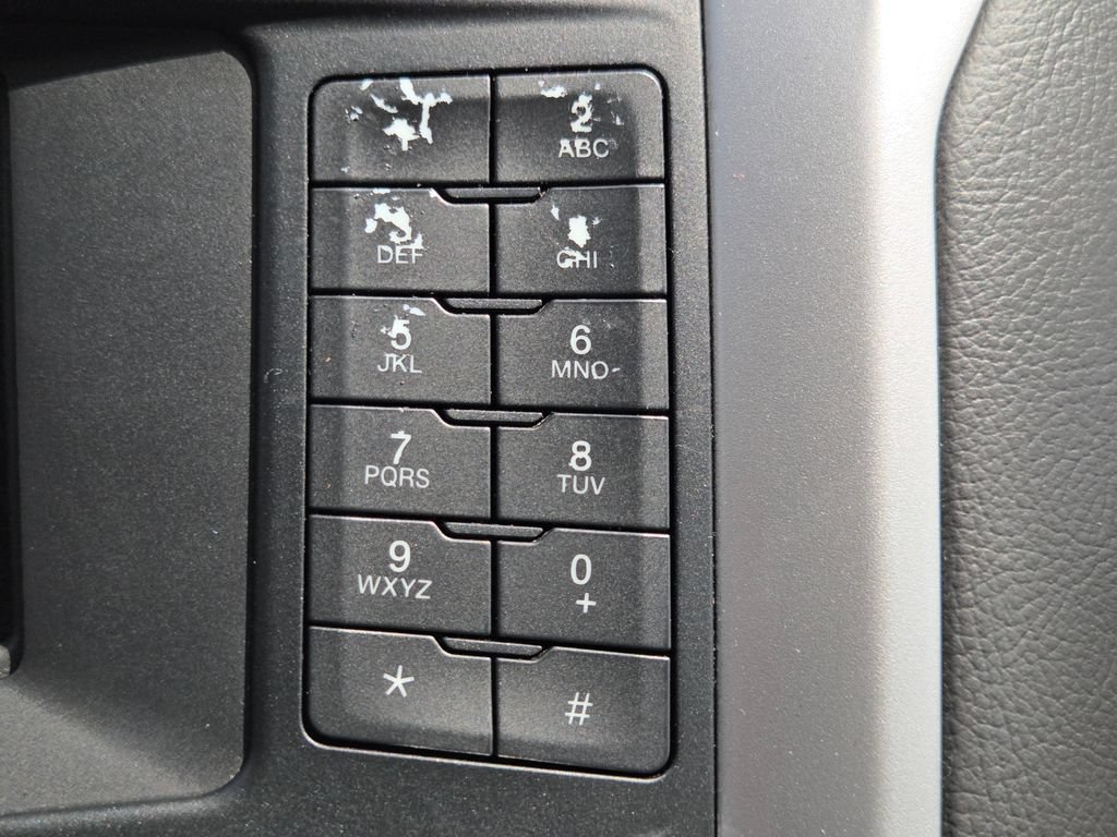 Used 2013 Ford Fusion SE FWD image 11