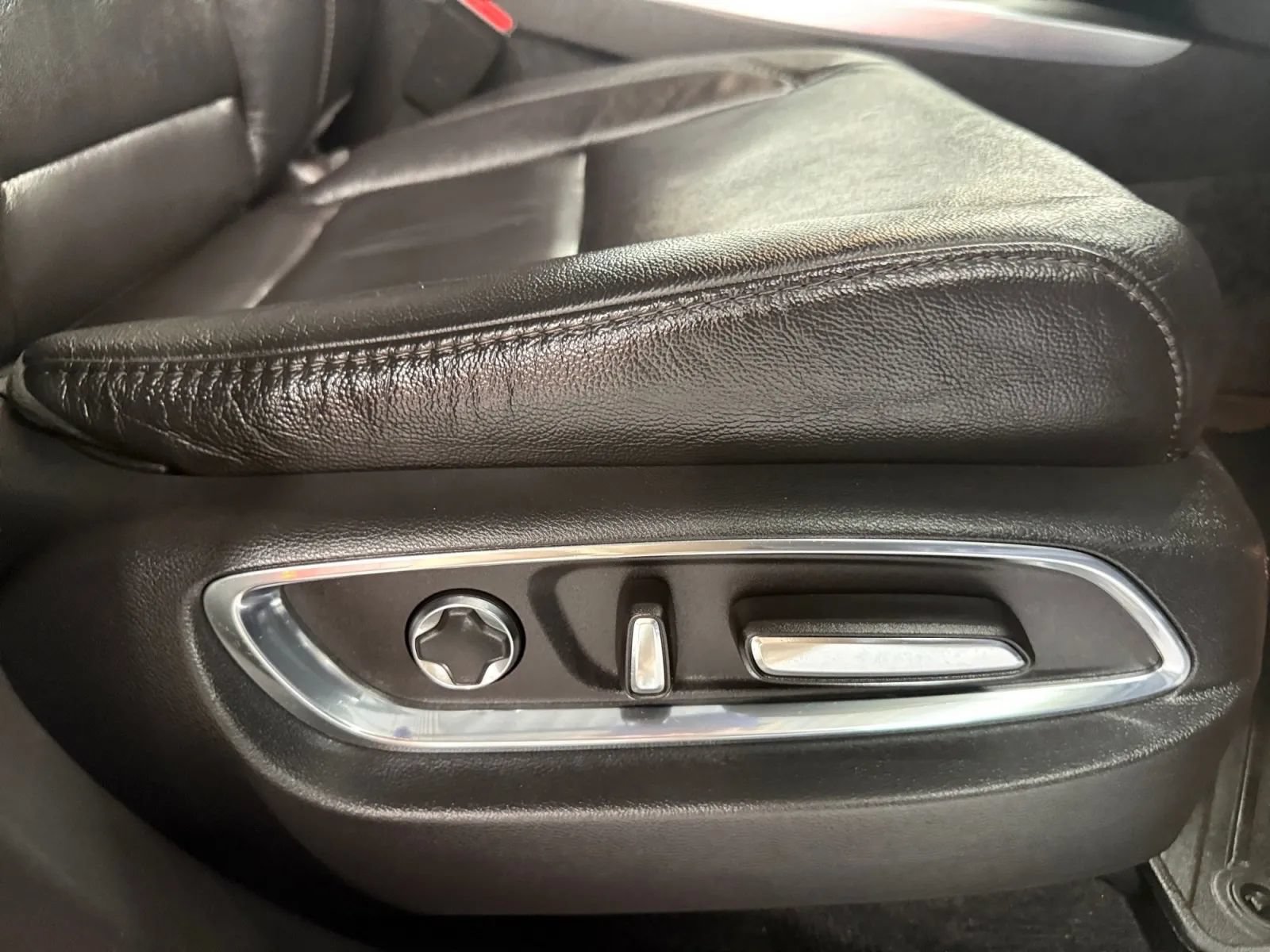 Used 2020 Acura MDX SH-AWD image 22
