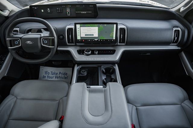 Used 2025 Ford Expedition Active image 34