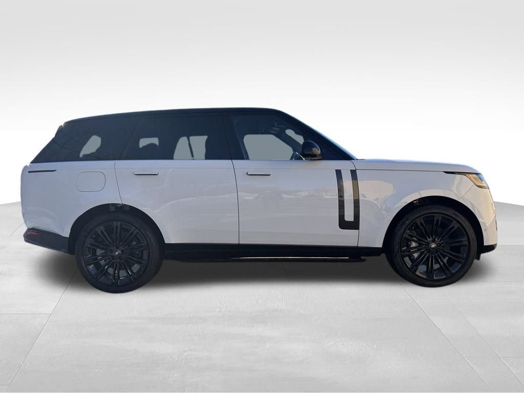 New 2025 Land Rover Range Rover SE image 5