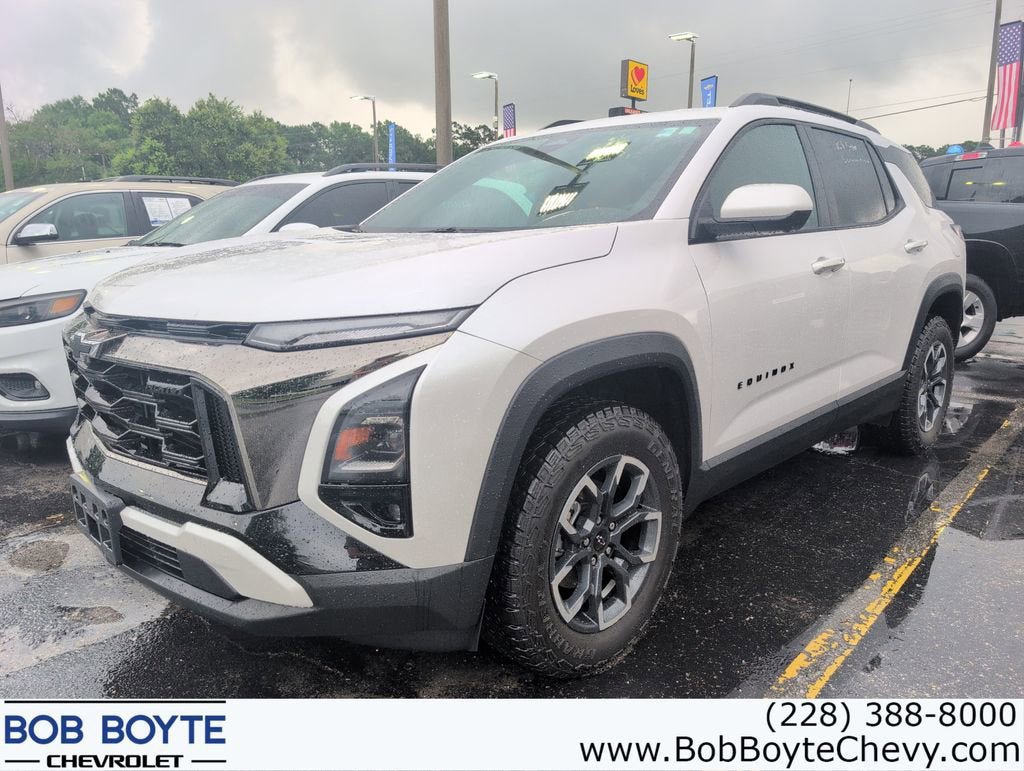 Used 2025 Chevrolet Equinox ACTIV w/ Safety and Technology Package FWD image 1