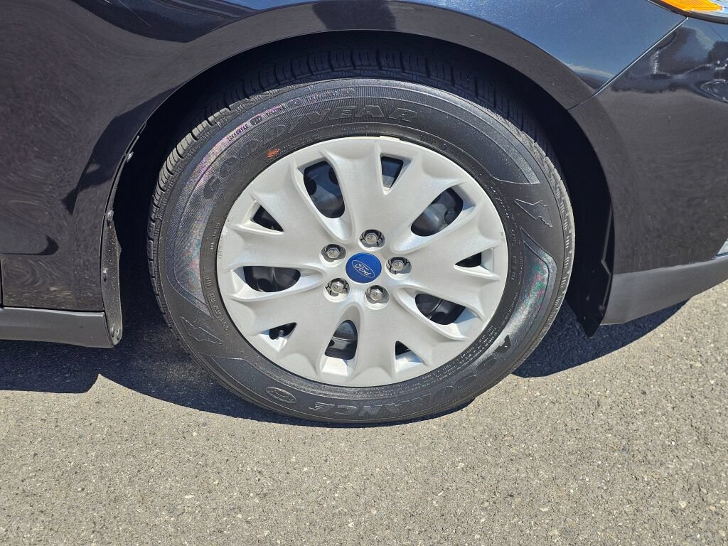 Used 2019 Ford Fusion S FWD image 9