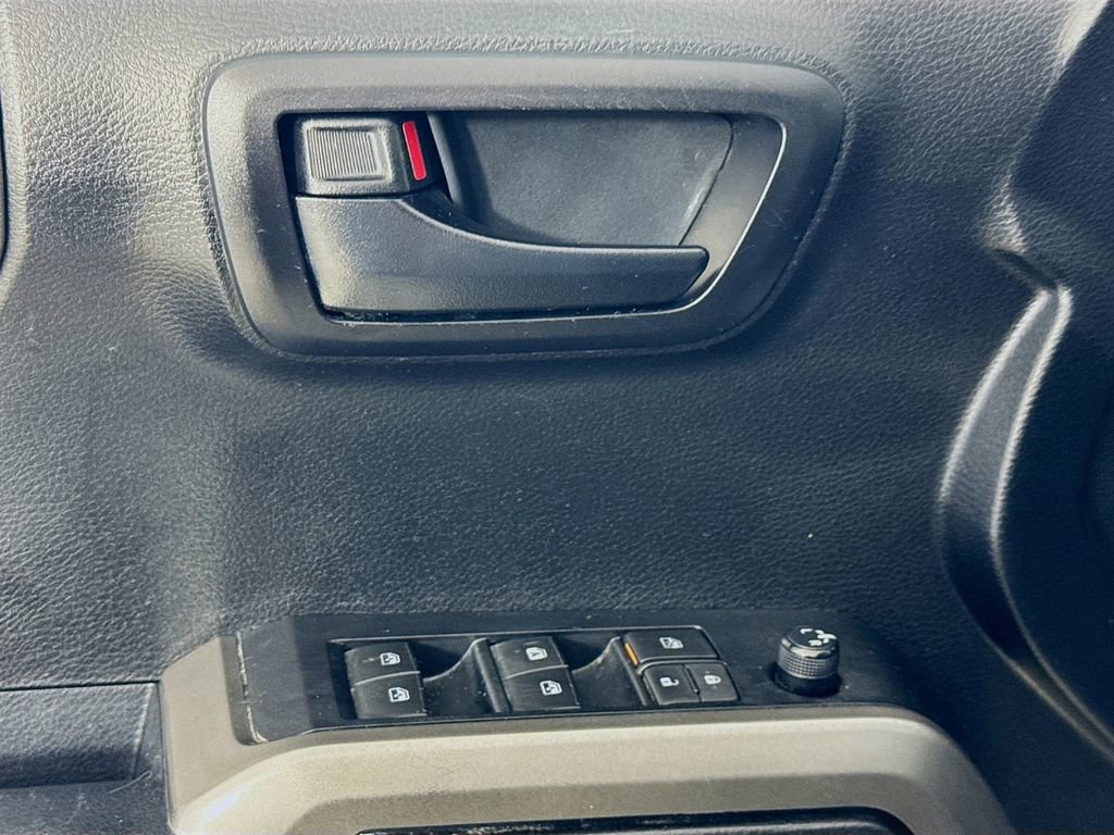 Used 2022 Toyota Tacoma SR5 RWD image 21