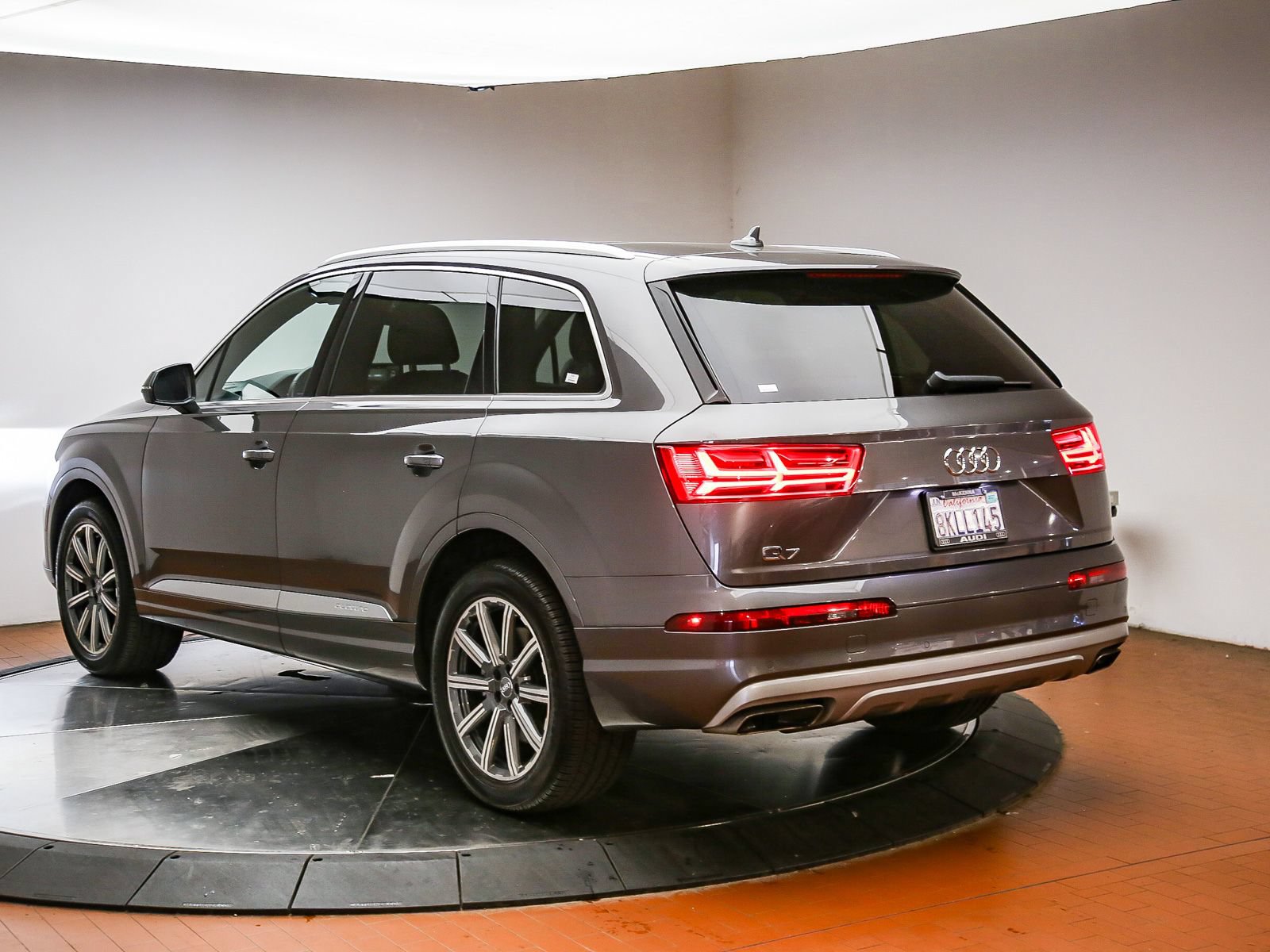 Used 2019 Audi Q7 2.0T Premium Plus w/ Premium Plus Package AWD/4WD image 5