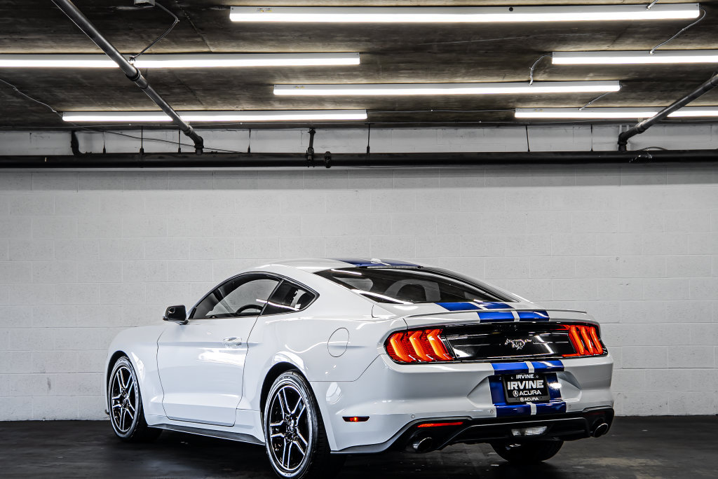 Used 2020 Ford Mustang Premium RWD image 3