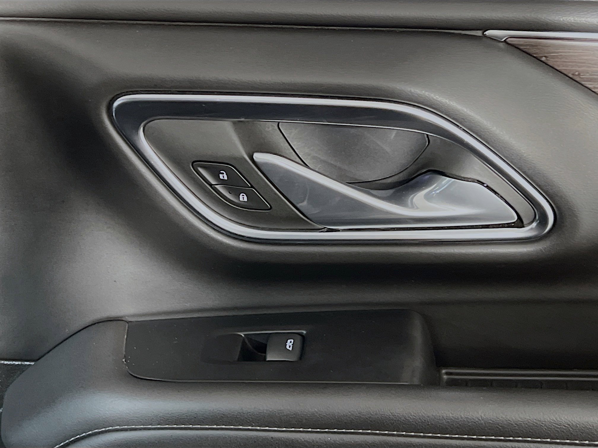 Used 2024 Chevrolet Tahoe LT image 32