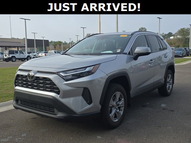 Used 2025 Toyota RAV4 XLE w/ Convenience Package image 22