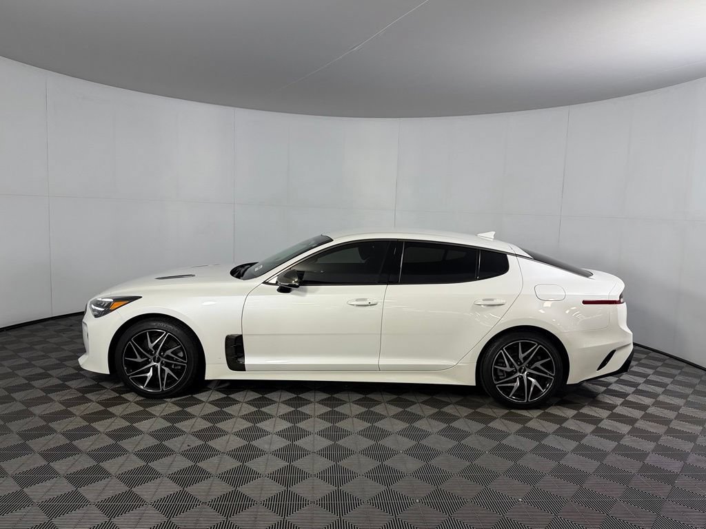 Used 2022 Kia Stinger GT-Line RWD image 11
