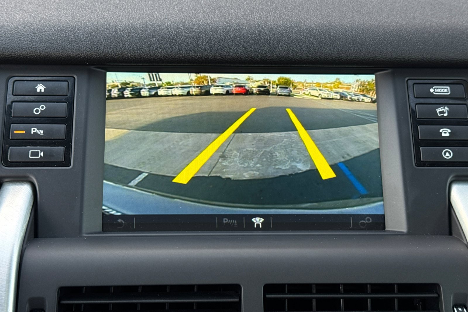 Used 2019 Land Rover Discovery Sport HSE image 18