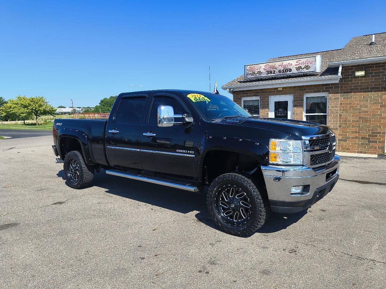Used 2014 Chevrolet Silverado 2500 LT w/ Custom Sport Truck Package AWD/4WD image 3