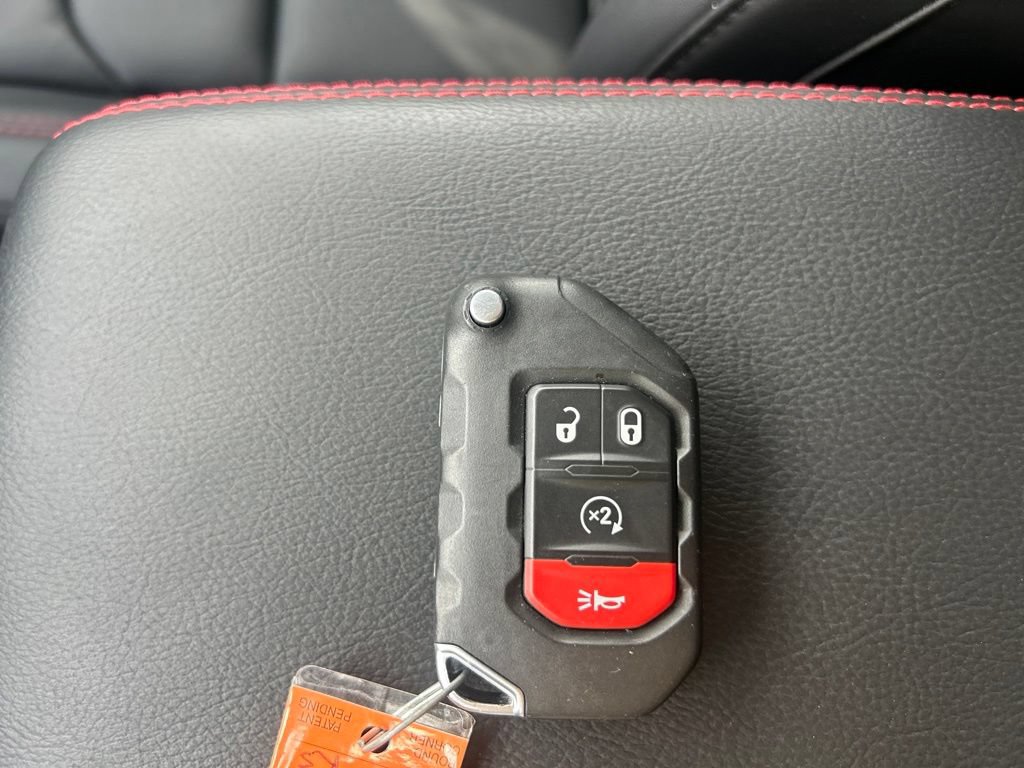 Used 2024 Jeep Wrangler Unlimited Rubicon AWD/4WD image 17