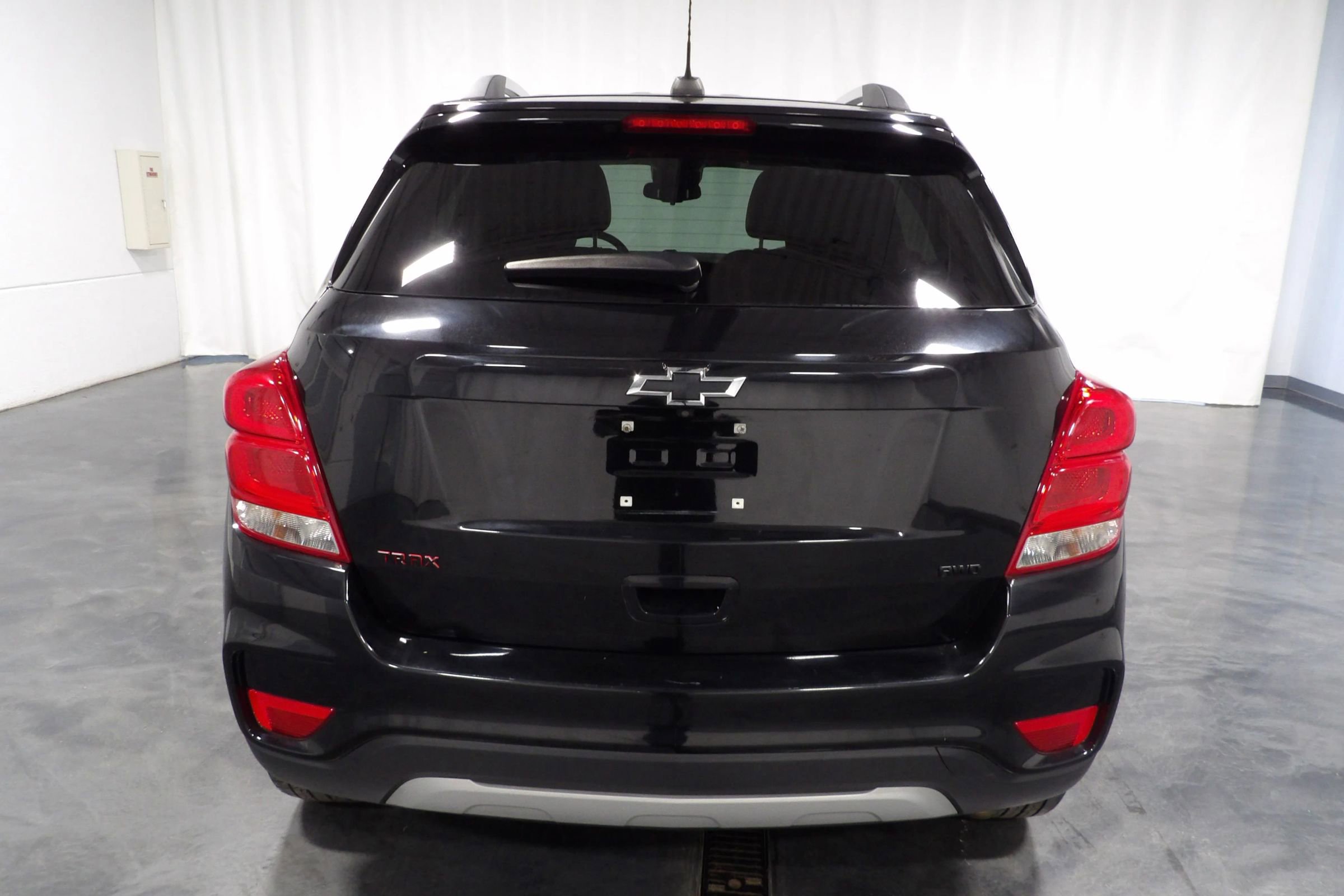 Used 2019 Chevrolet Trax LT w/ Sun & Sound Package AWD/4WD image 5