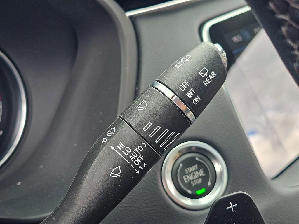 Used 2022 Cadillac XT4 Premium Luxury w/ Enhanced Visibility Package image 20