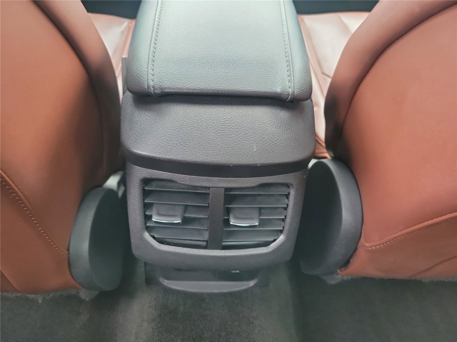 Used 2016 Ford Fusion Titanium image 12