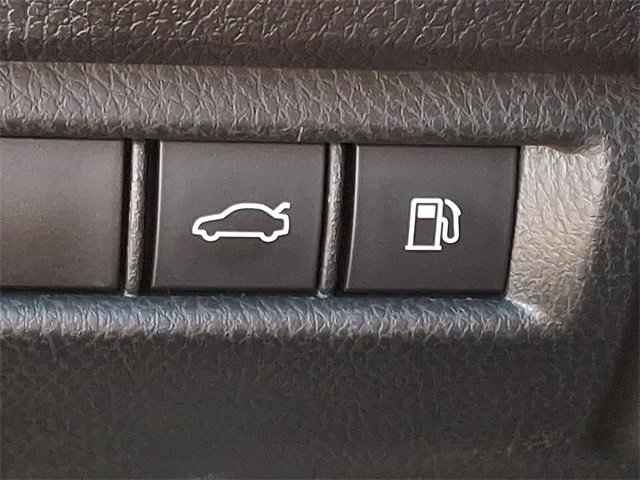 Used 2025 Toyota Camry SE image 26