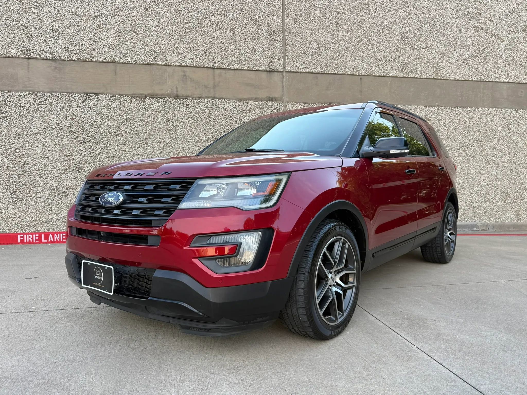 Used 2016 Ford Explorer Sport w/ Equipment Group 401A AWD/4WD image 2