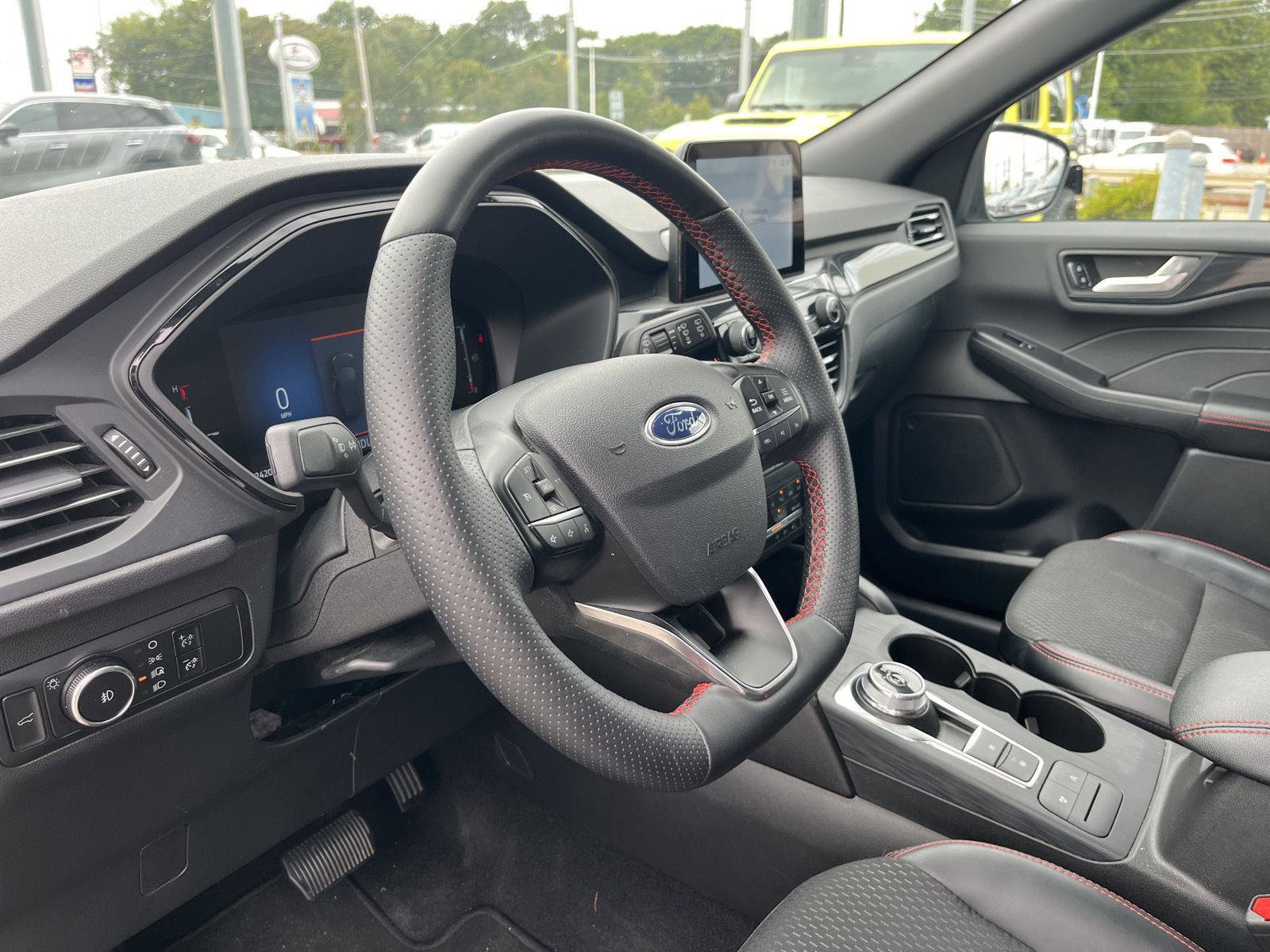 Used 2025 Ford Escape ST-Line Select image 14