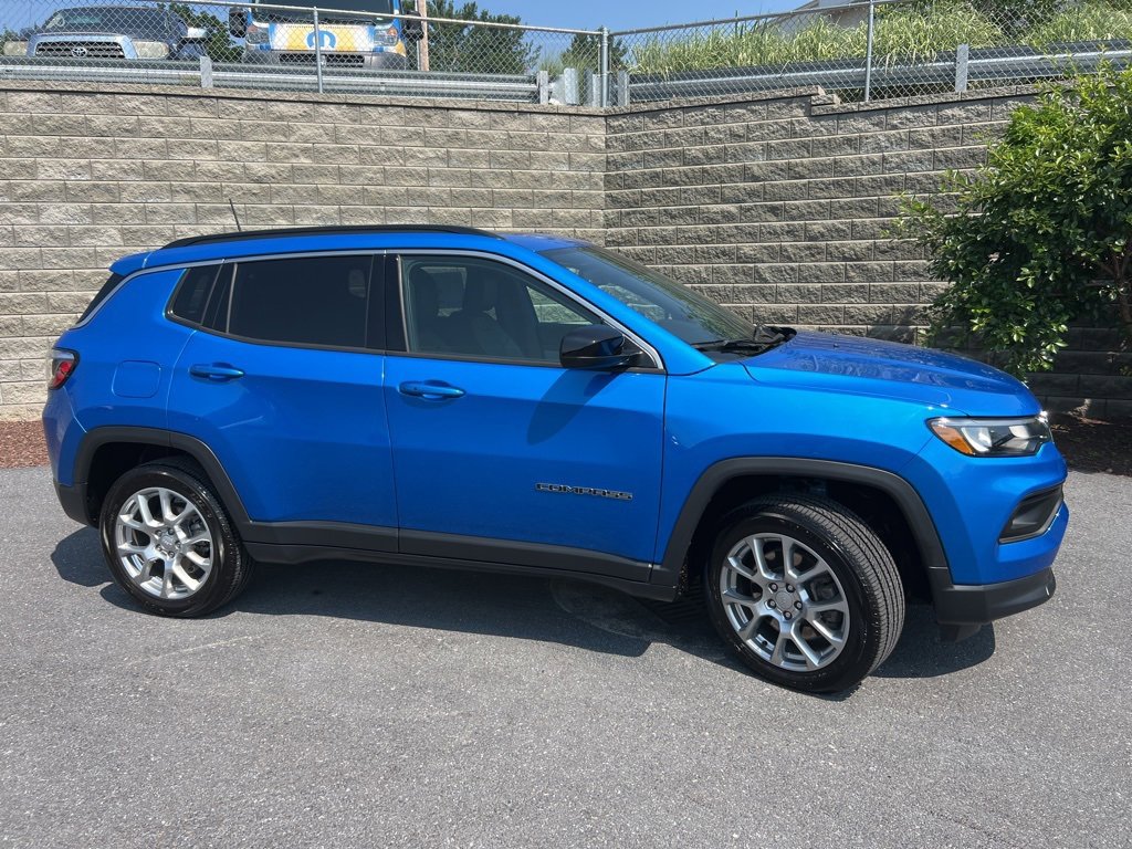 New 2023 Jeep Compass Latitude w/ Sun and Sound Group image 4