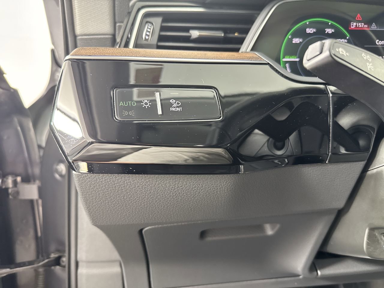 Used 2019 Audi e-tron Prestige w/ Prestige Package AWD/4WD image 20