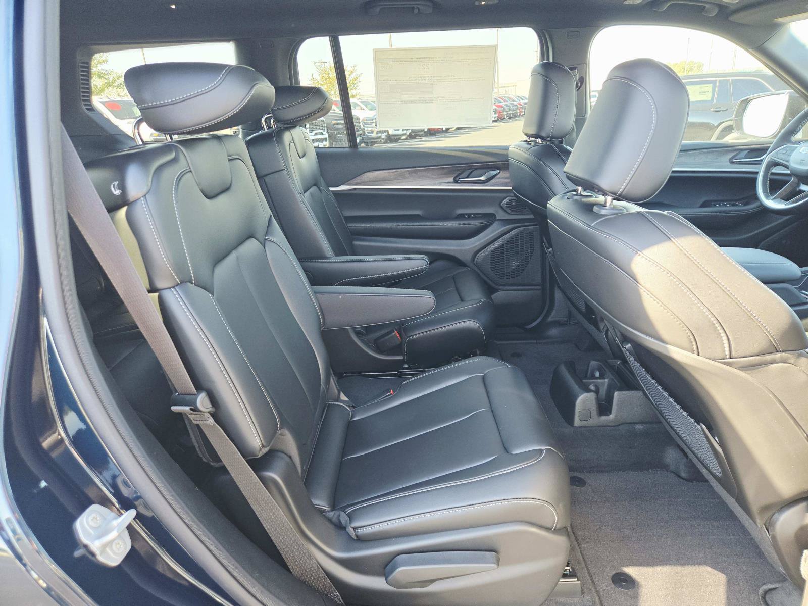 New 2027 Jeep Grand Cherokee L Limited AWD/4WD image 18