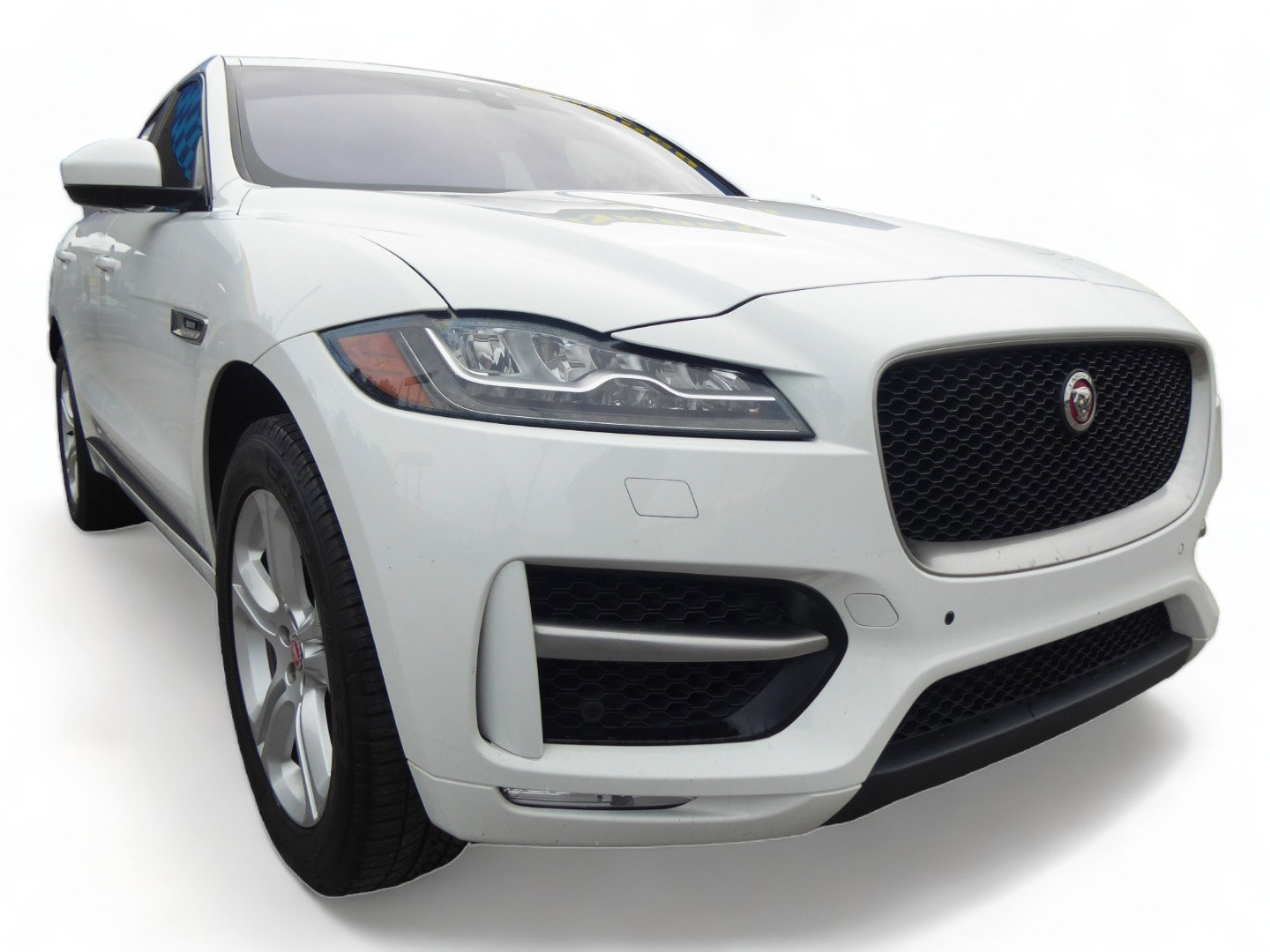 Used 2017 Jaguar F-PACE R-Sport image 4